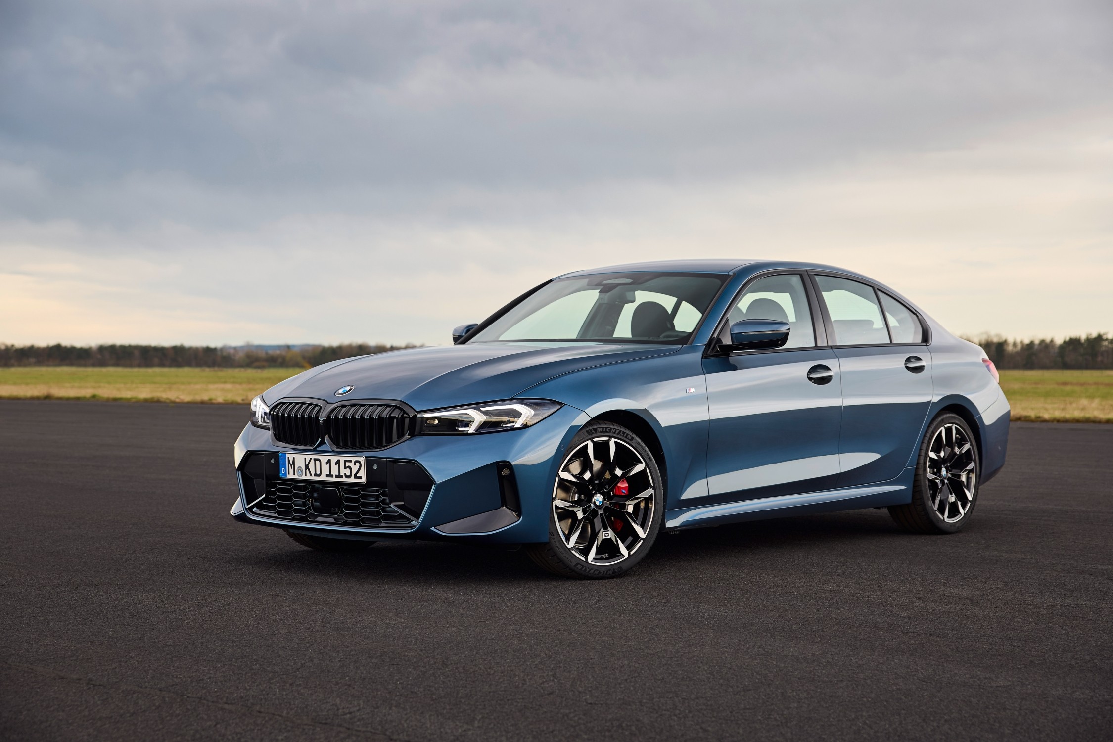 Nhật BMW 17 Nhật BMW P90549630_lowRes_the-new-bmw-330i-sed